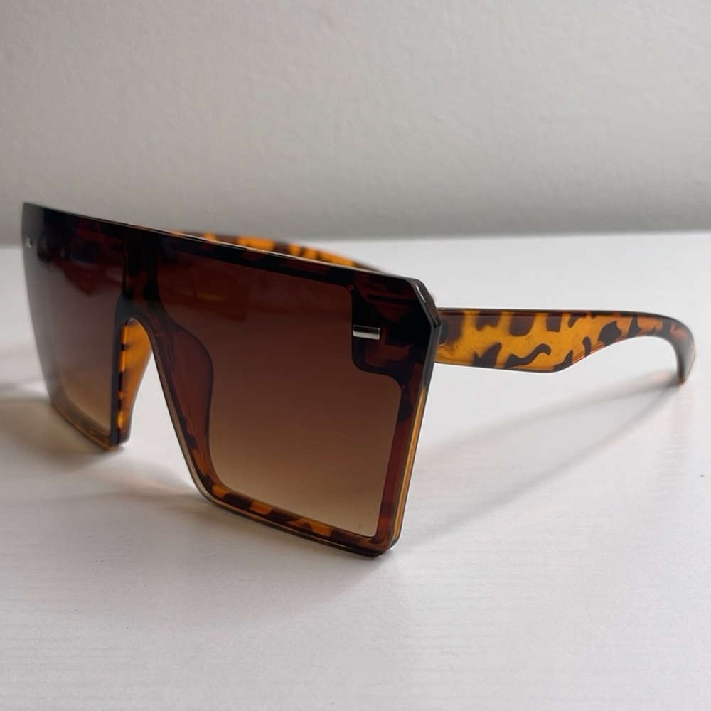 Sunglasses - Picture 3 of 7